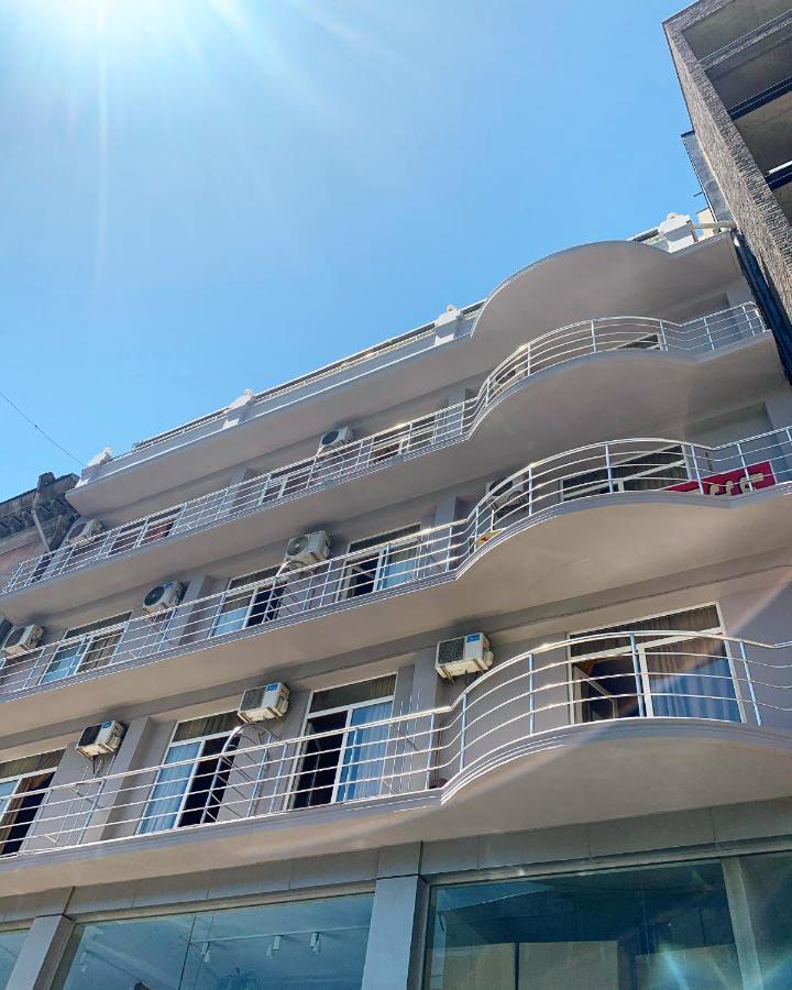 Prestige Hotel Batumi Bagian luar foto