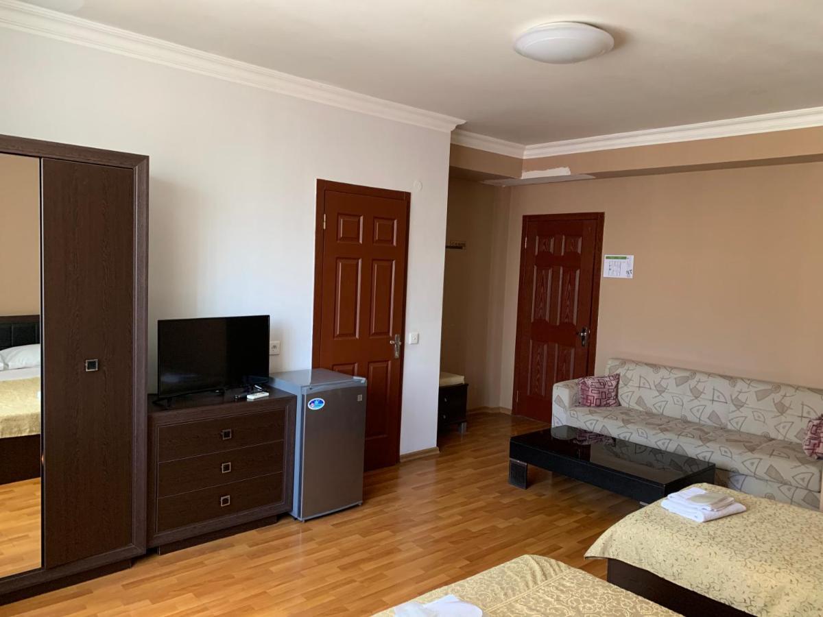 Prestige Hotel Batumi Bagian luar foto