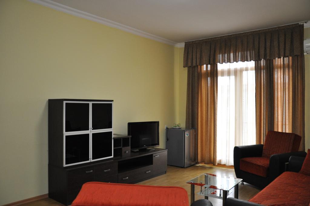 Prestige Hotel Batumi Ruang foto