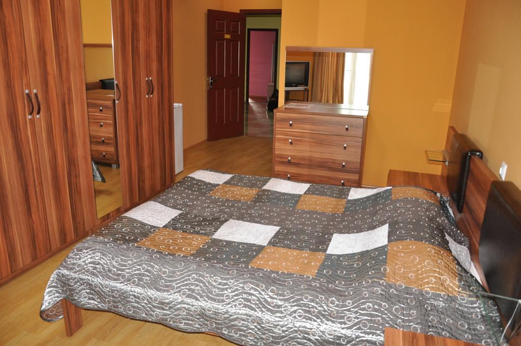 Prestige Hotel Batumi Bagian luar foto