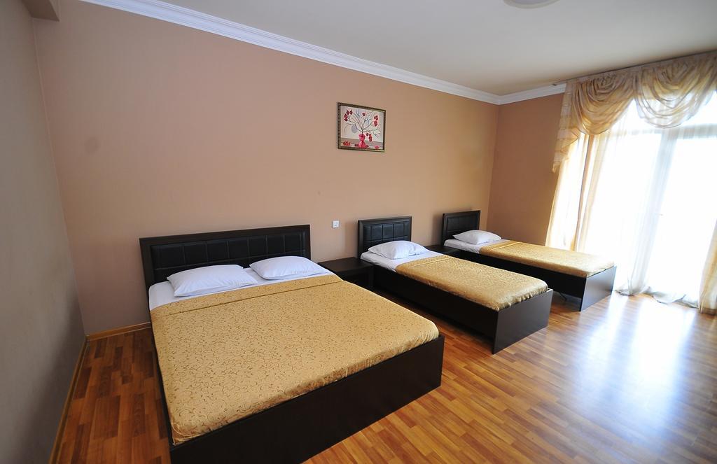 Prestige Hotel Batumi Bagian luar foto
