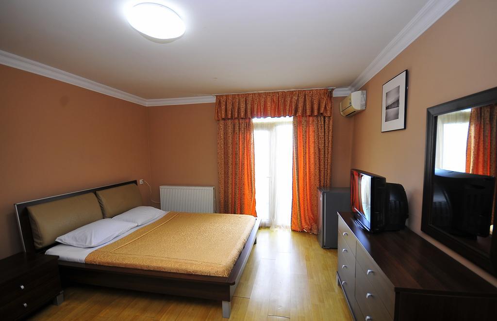 Prestige Hotel Batumi Bagian luar foto