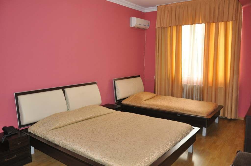 Prestige Hotel Batumi Bagian luar foto