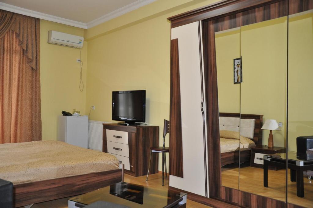Prestige Hotel Batumi Bagian luar foto